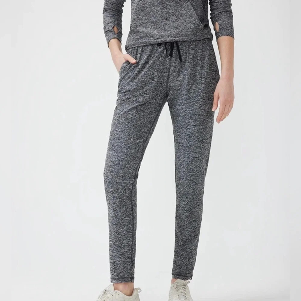 Outdoor Voices Women's CloudKnit Tapered Leg Gray Pant‎ Gym Activewear